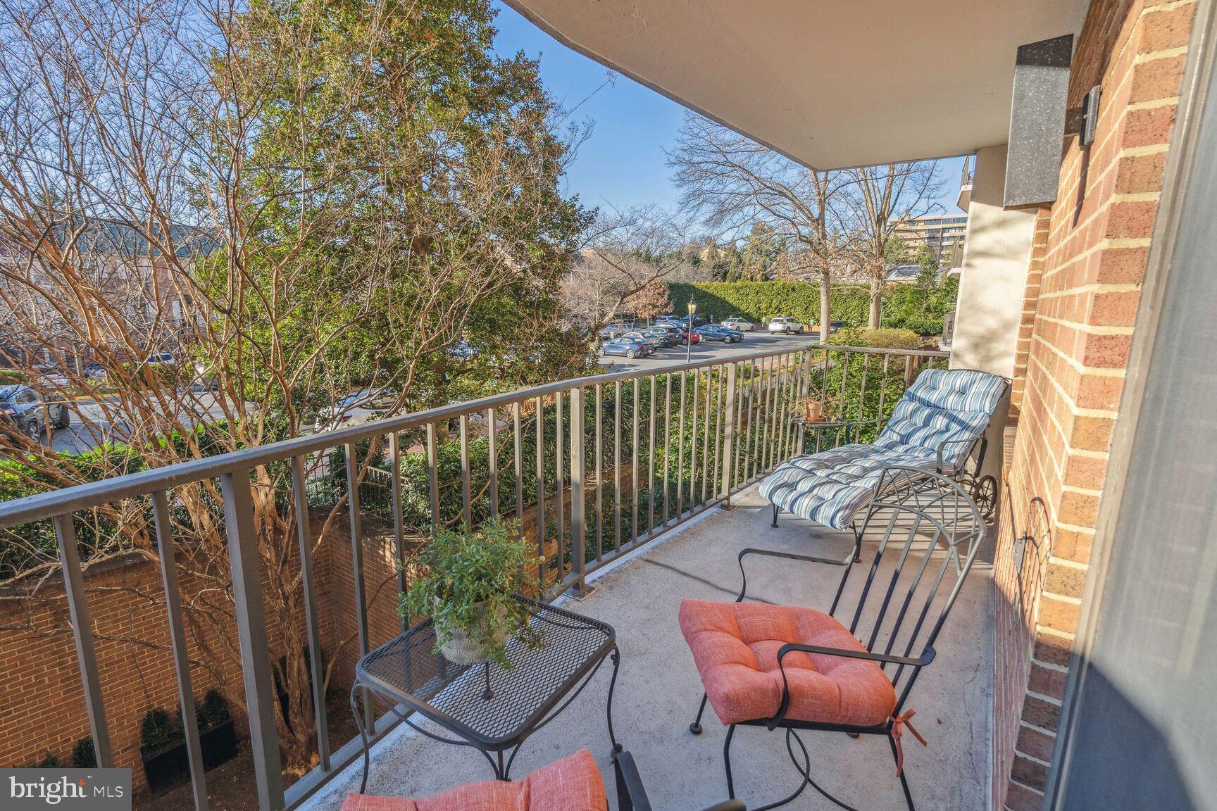 3101 New Mexico Ave NW #225