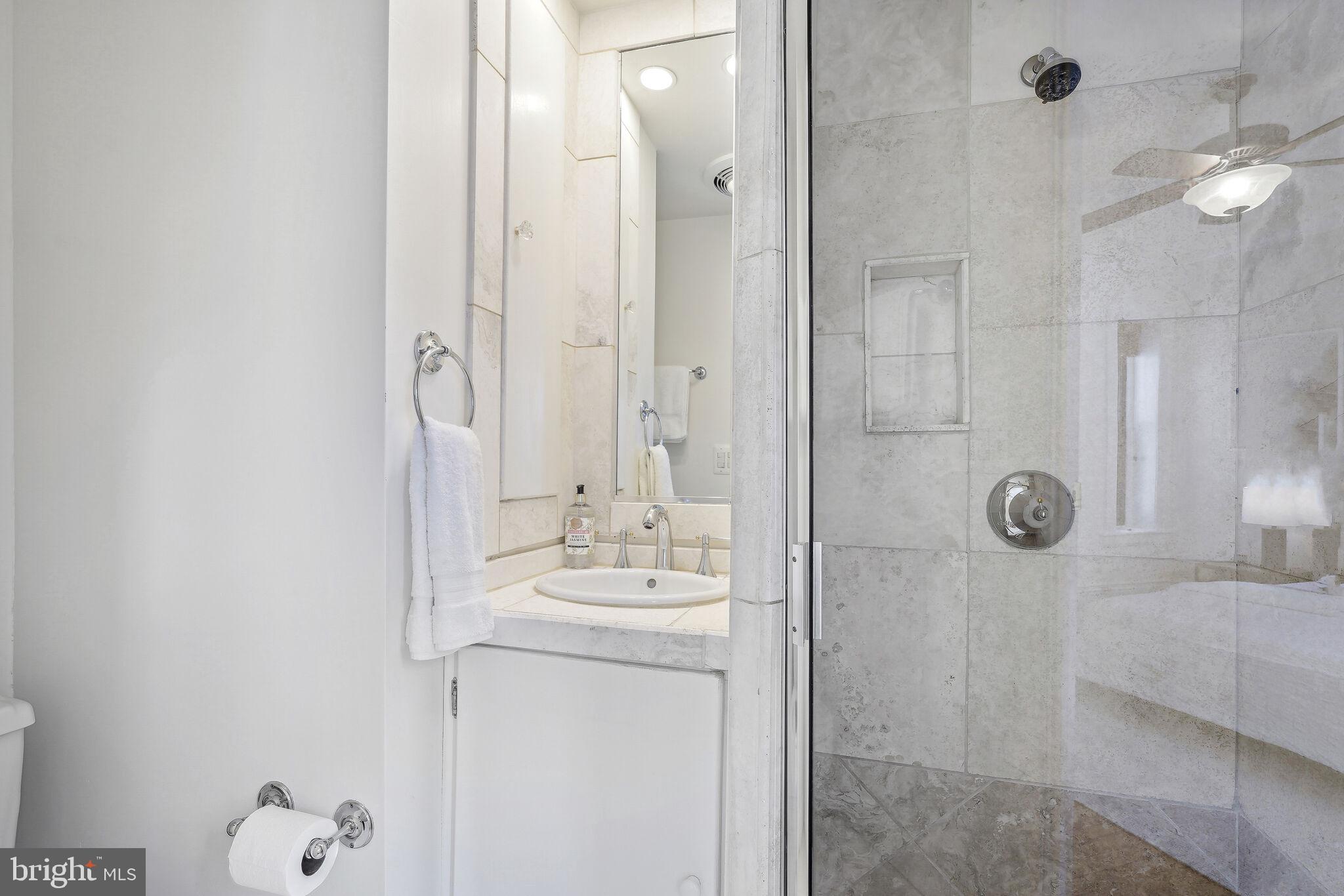 2205 California St NW #203
