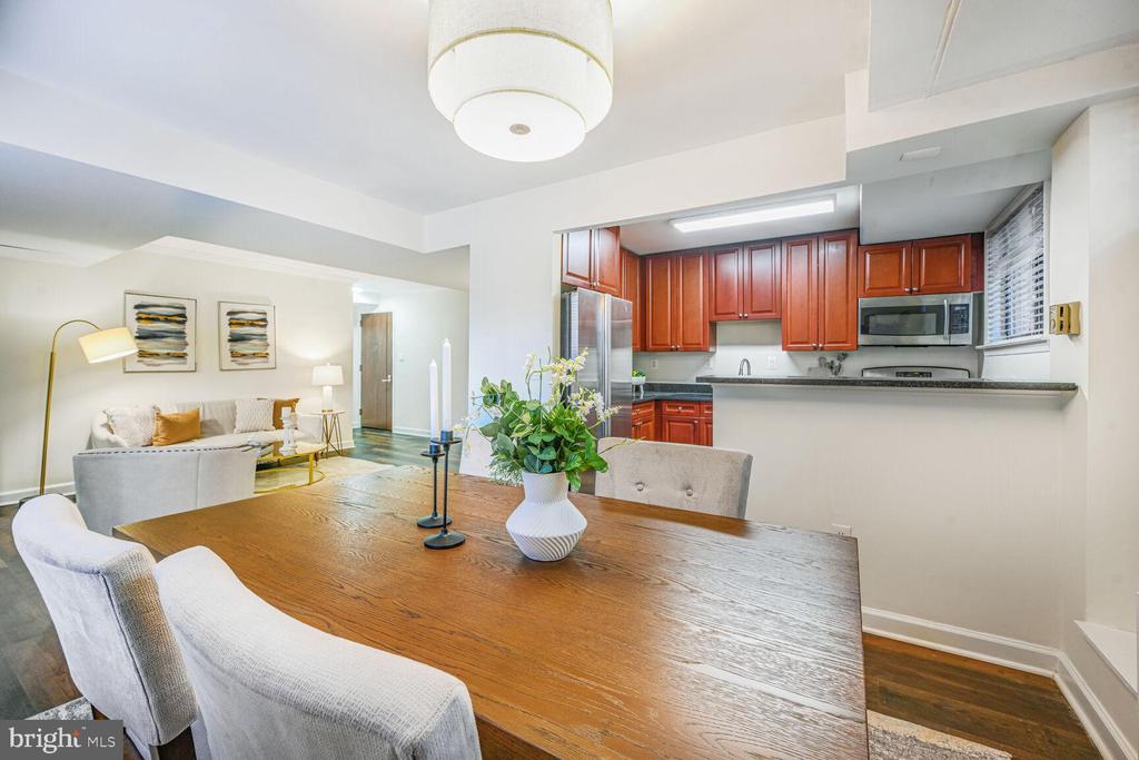 2725 39th St NW #206
