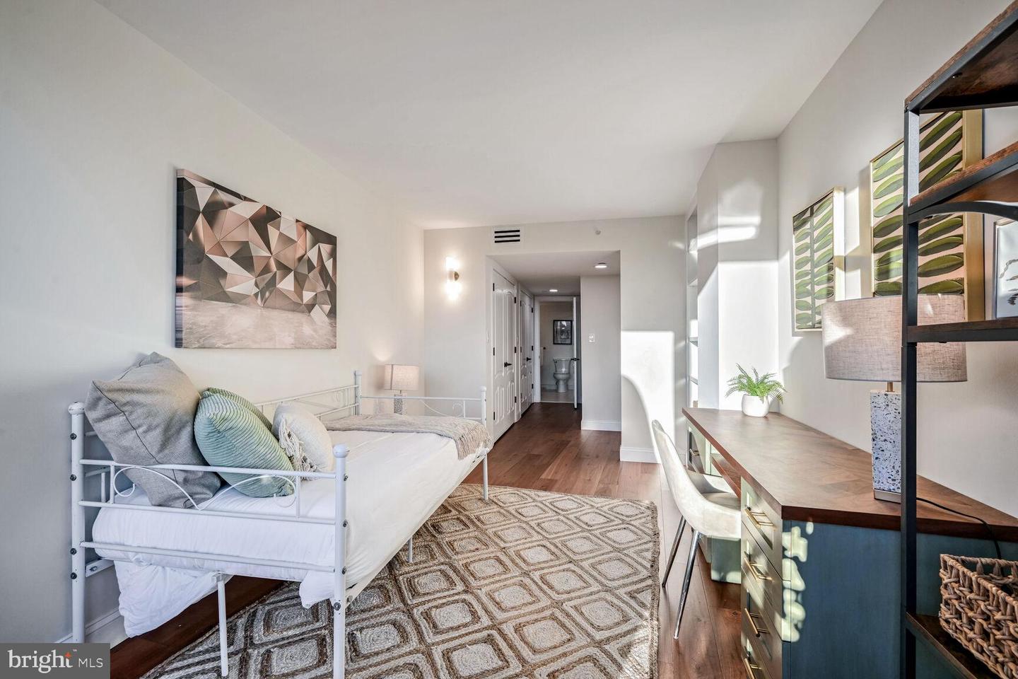 701 Pennsylvania Ave NW #1024