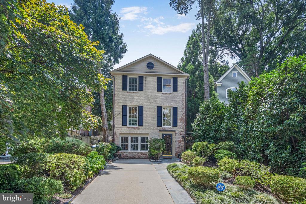 5114 Klingle St NW