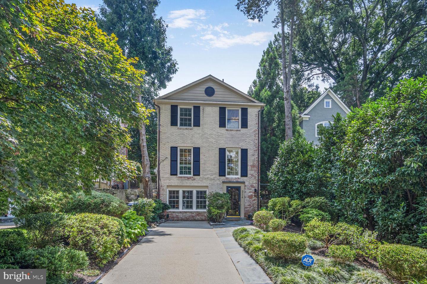 5114 Klingle St NW
