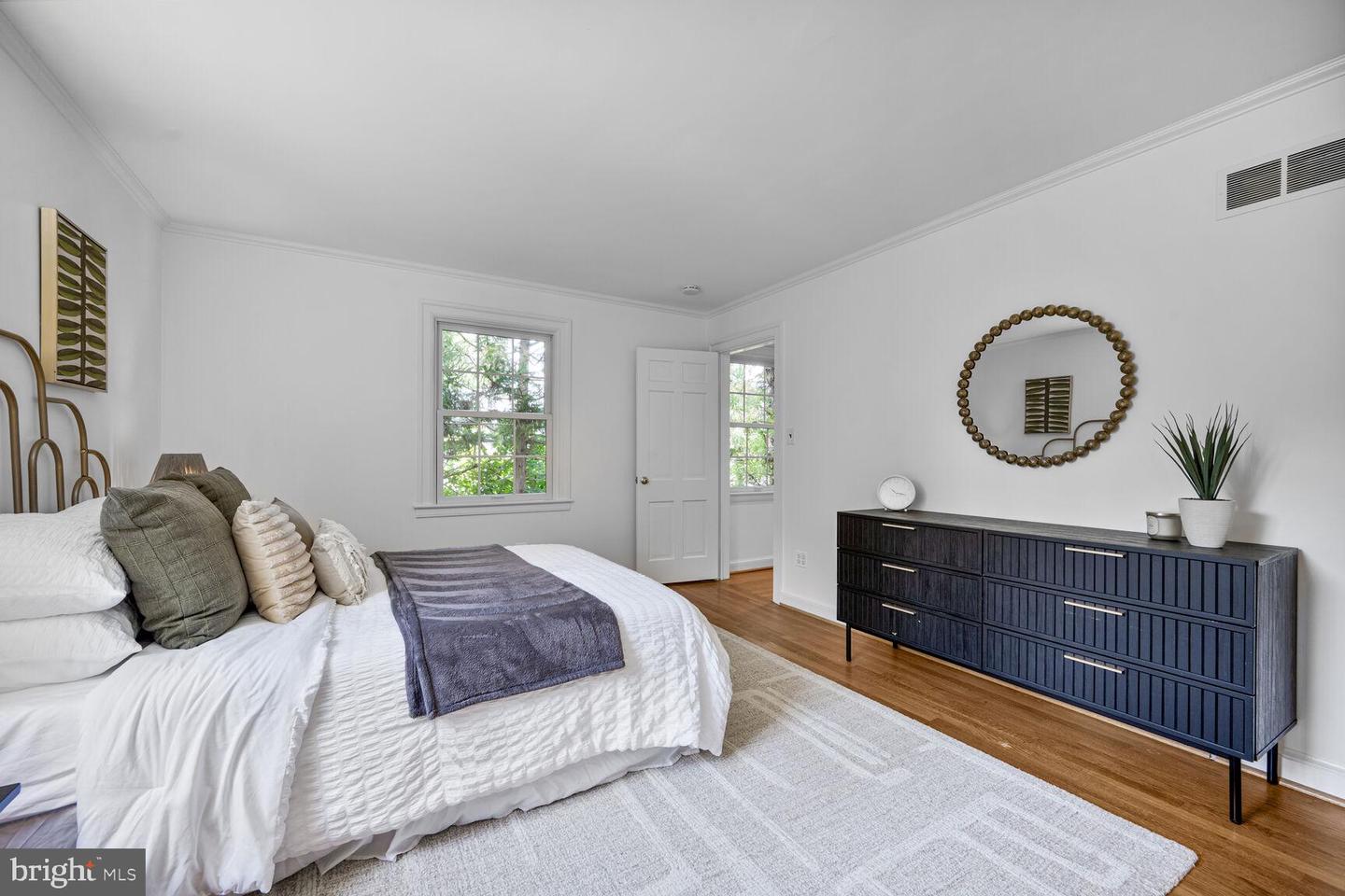 5114 Klingle St NW