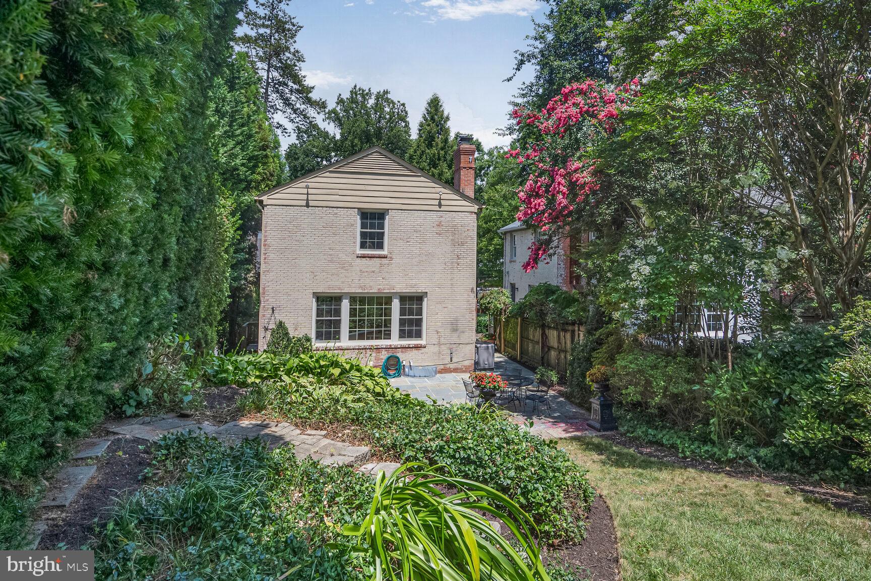 5114 Klingle St NW