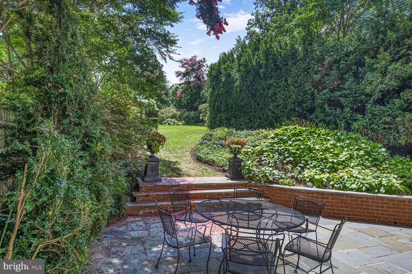 5114 Klingle St NW
