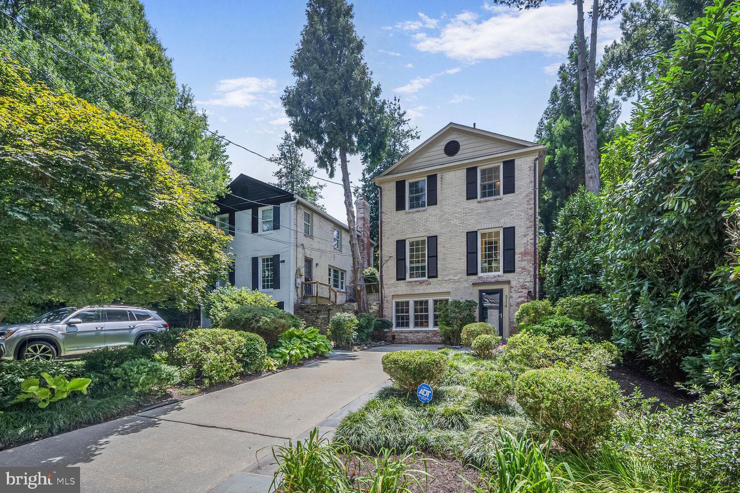 5114 Klingle St NW