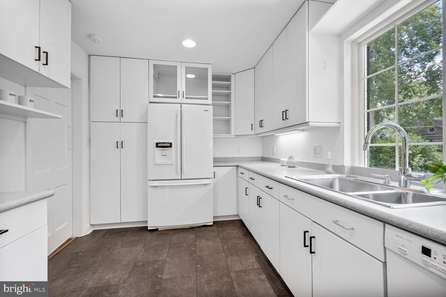 5114 Klingle St NW