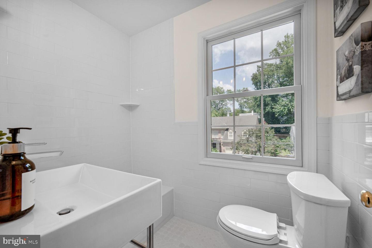 5114 Klingle St NW