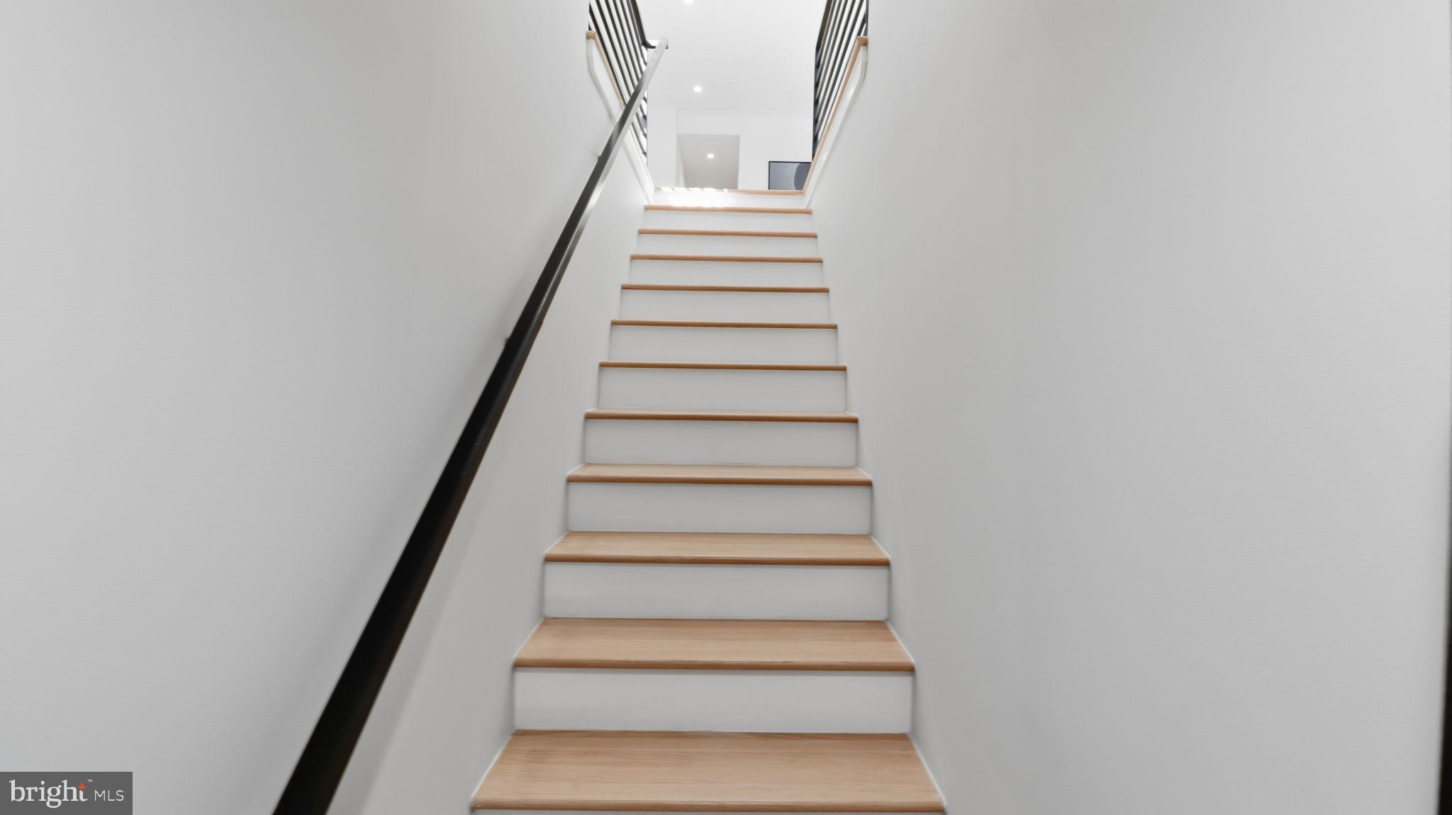 716 KEARNY STREET NE 5