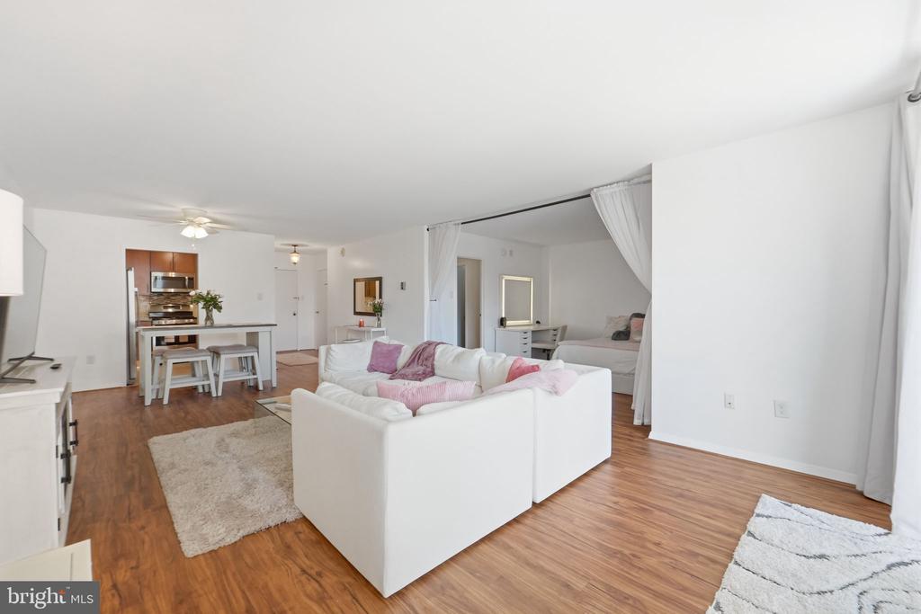 3001 VEAZEY TERRACE NW 1324