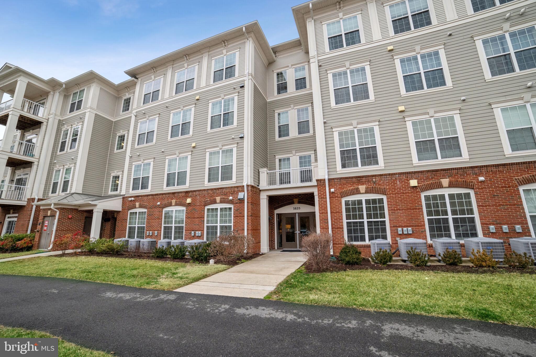 3825 Doc Berlin Dr #32