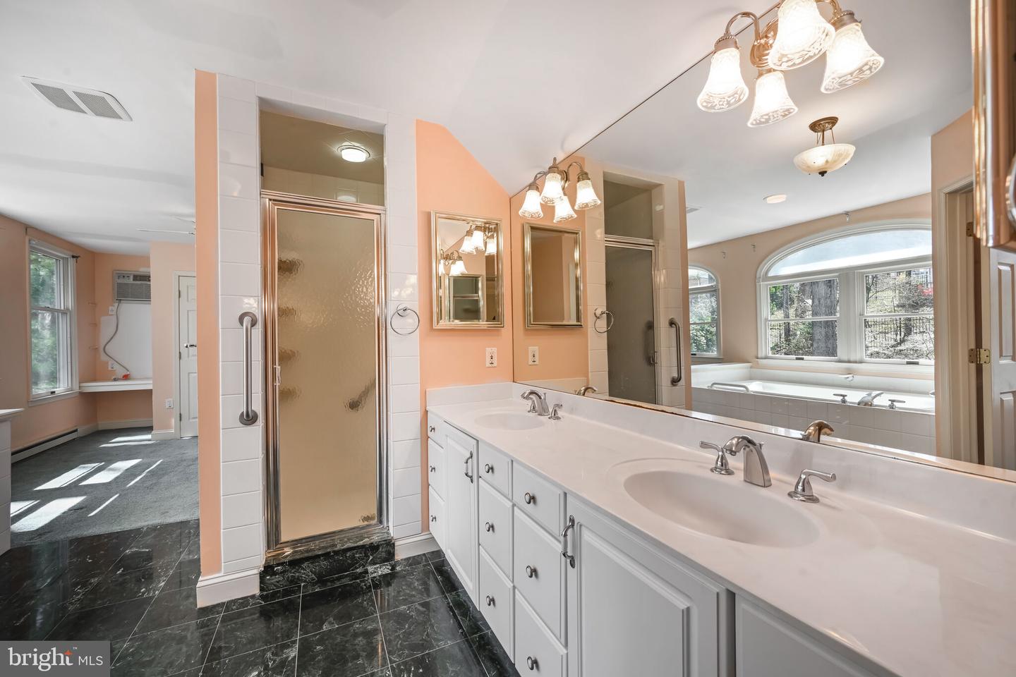 11337 Willowbrook Dr