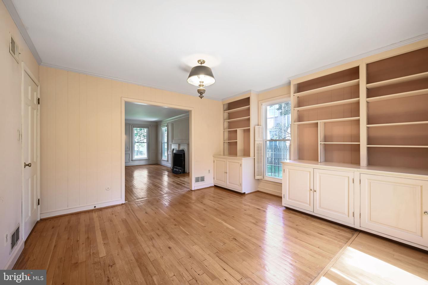 11337 Willowbrook Dr