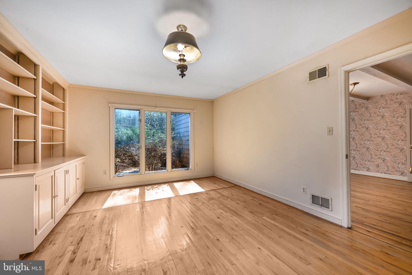 11337 Willowbrook Dr