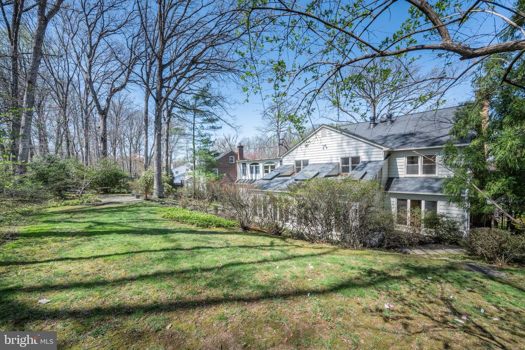 11337 Willowbrook Dr