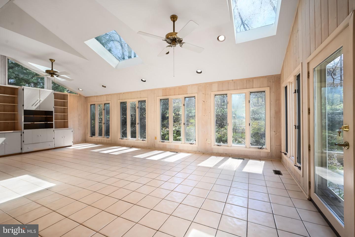 11337 Willowbrook Dr
