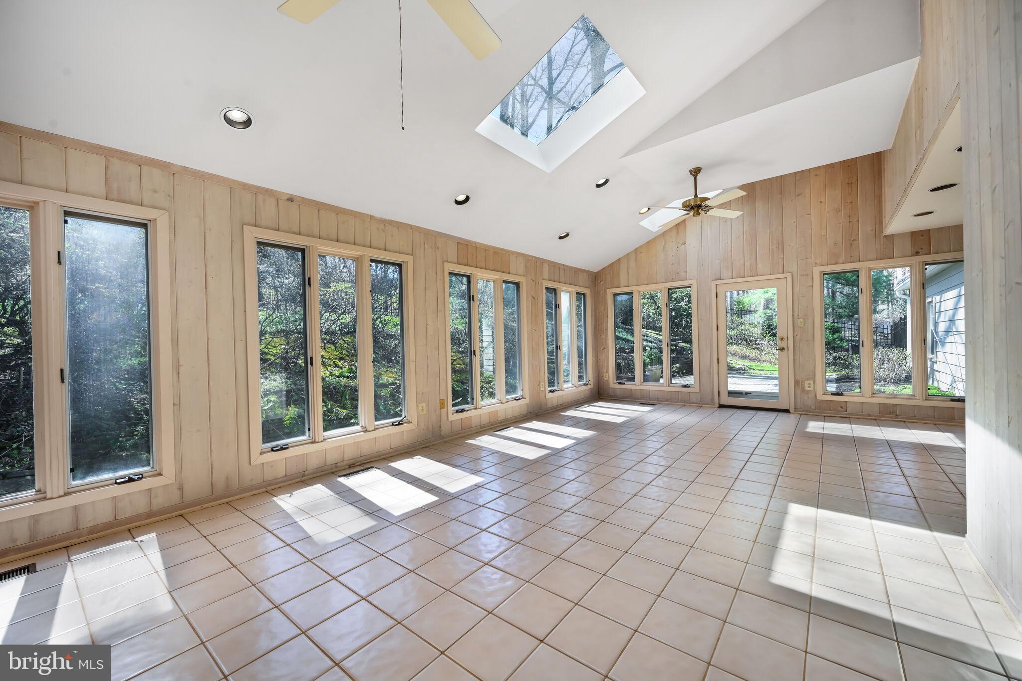11337 Willowbrook Dr