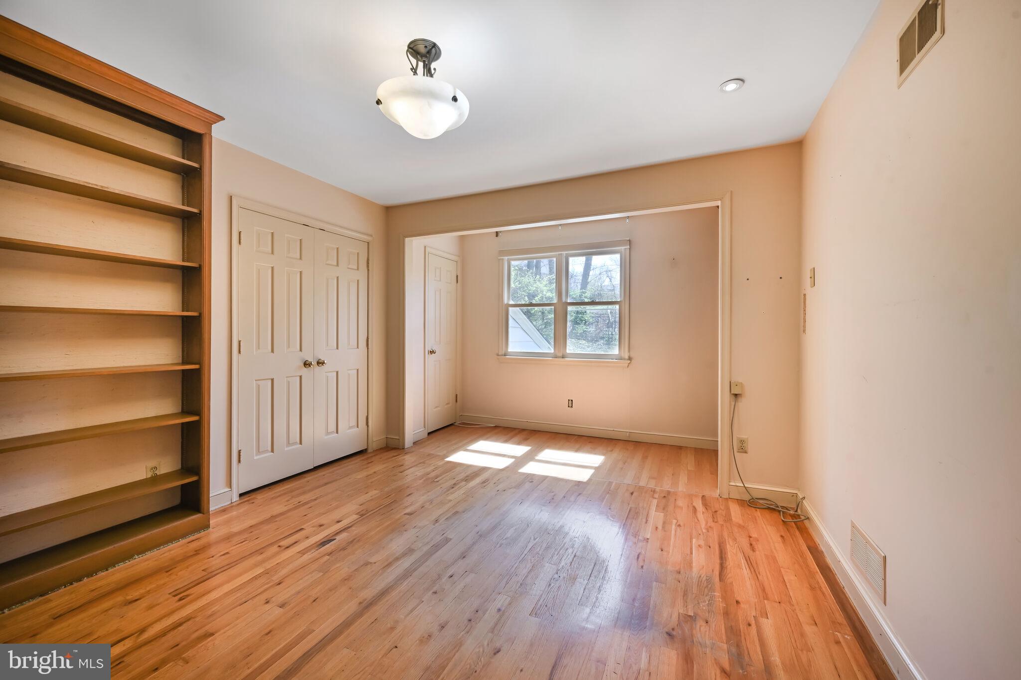 11337 Willowbrook Dr