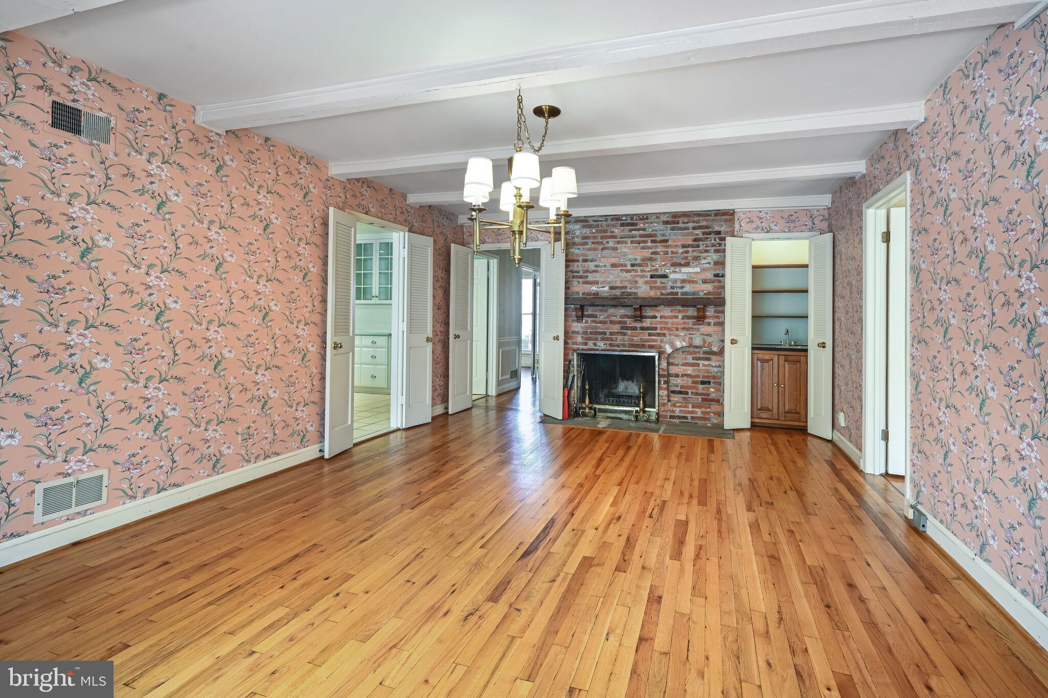 11337 Willowbrook Dr