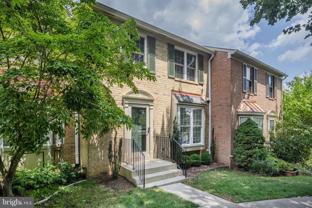 10373 Green Holly Ter