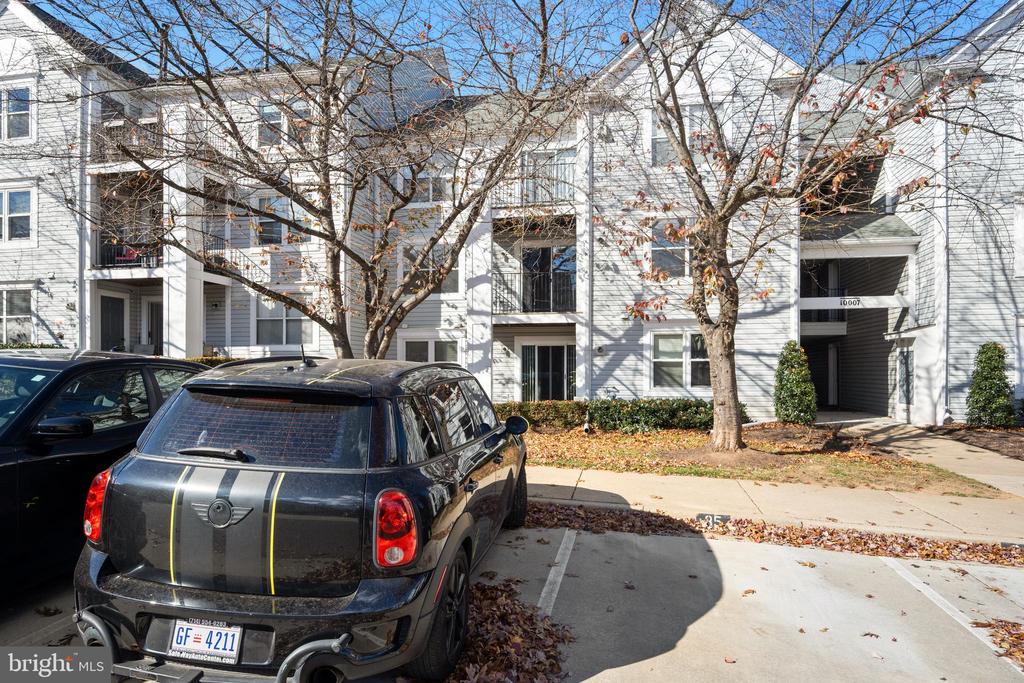 10007 VANDERBILT CIRCLE 7-6