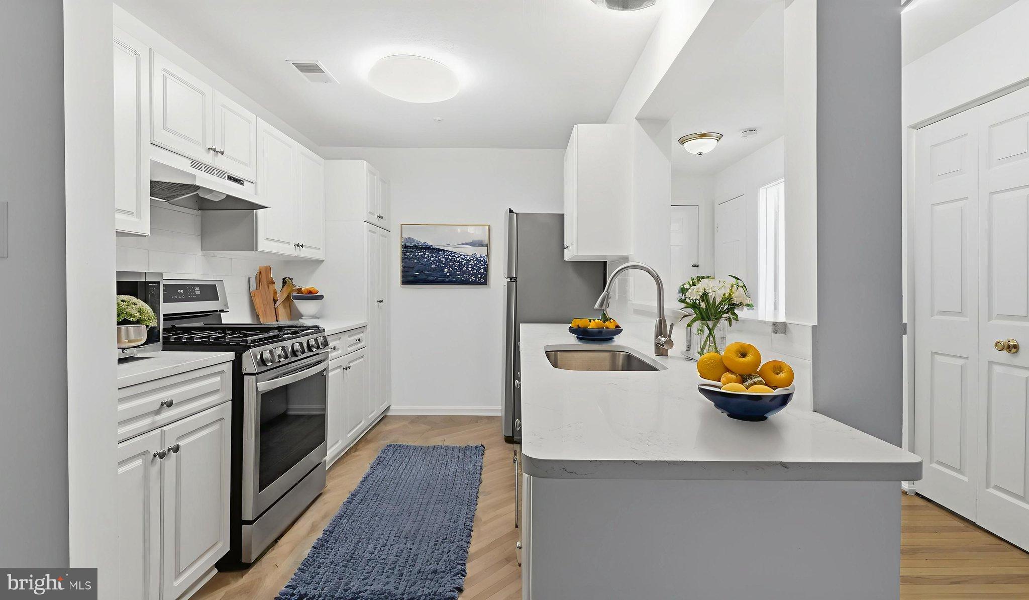 10007 VANDERBILT CIRCLE 7-6