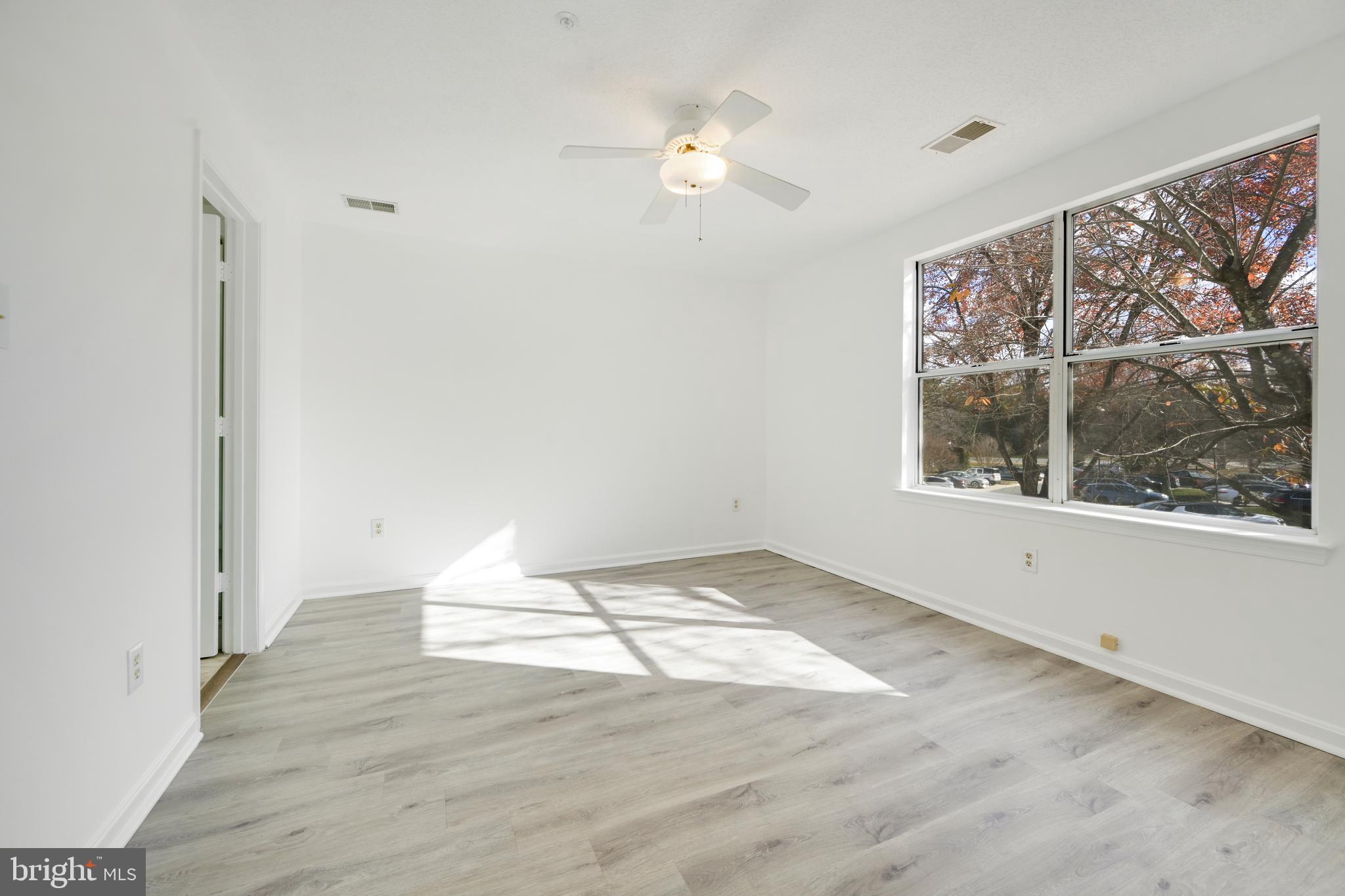 10007 VANDERBILT CIRCLE 7-6