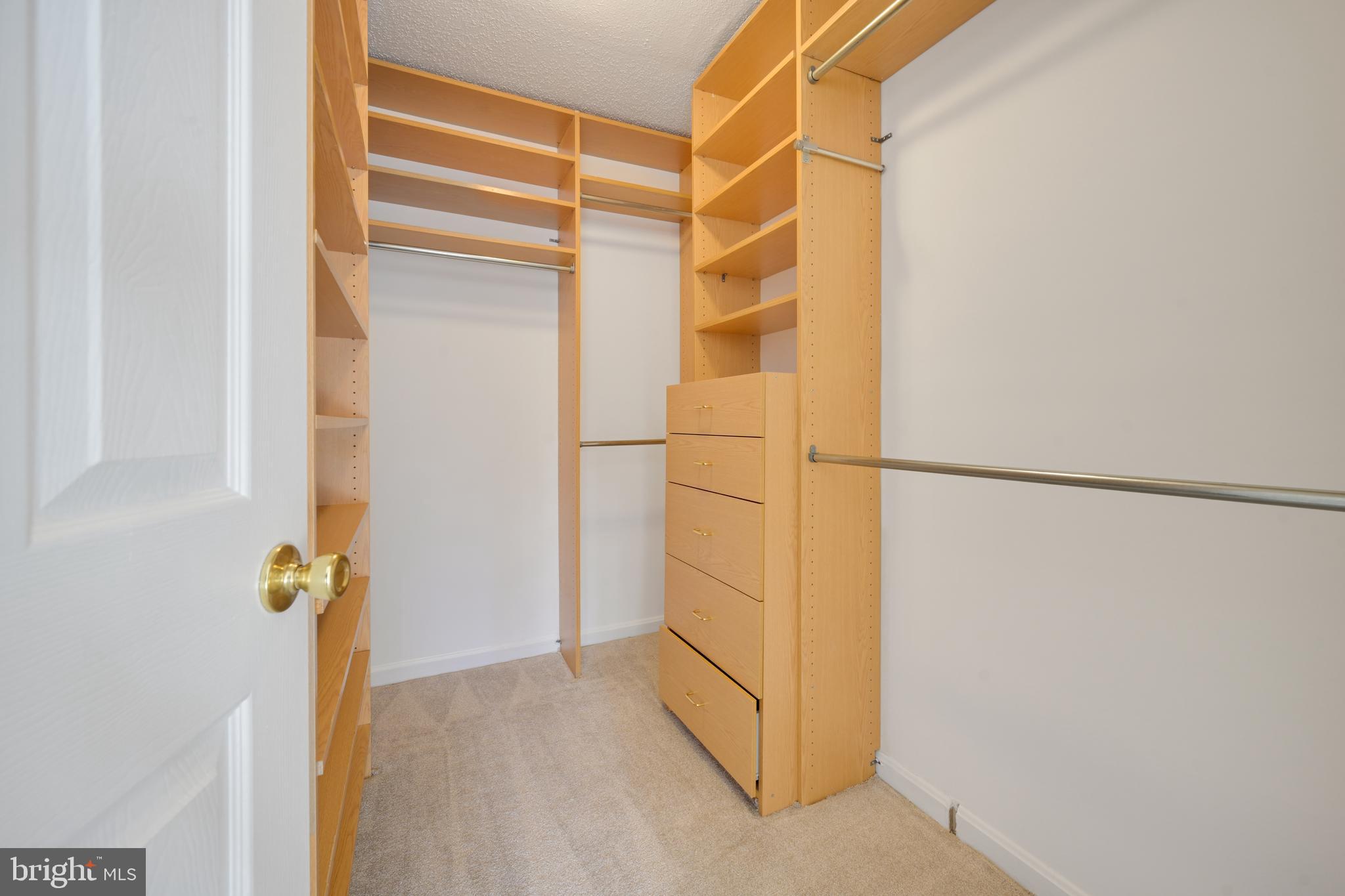 10007 VANDERBILT CIRCLE 7-6