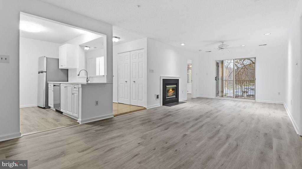 10007 VANDERBILT CIRCLE 7-6