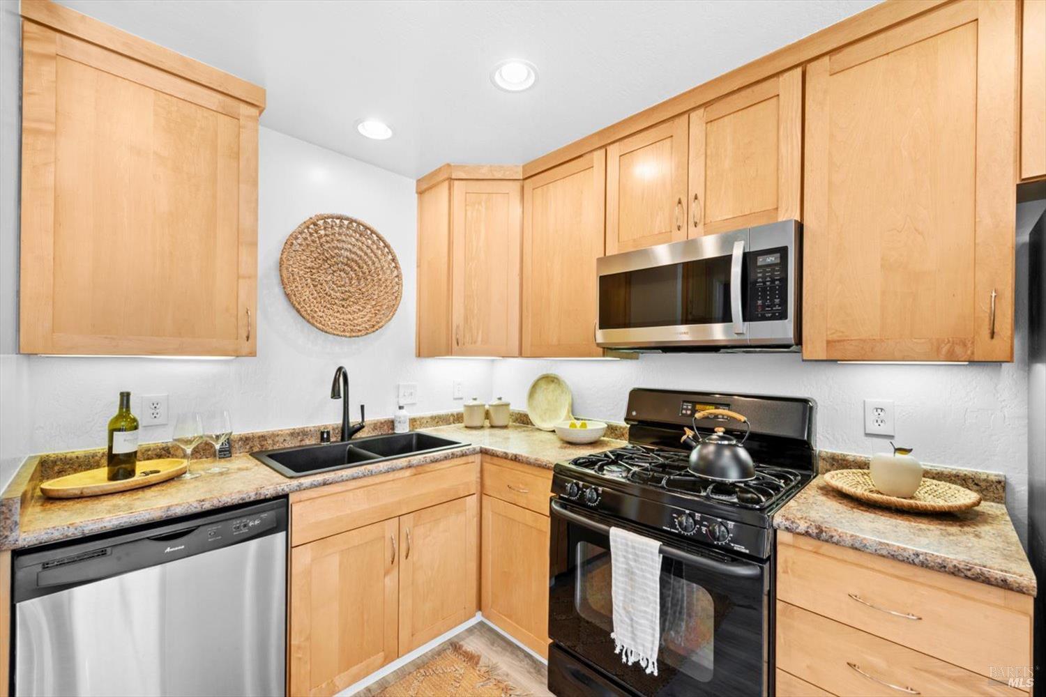 3403 Willis Dr
