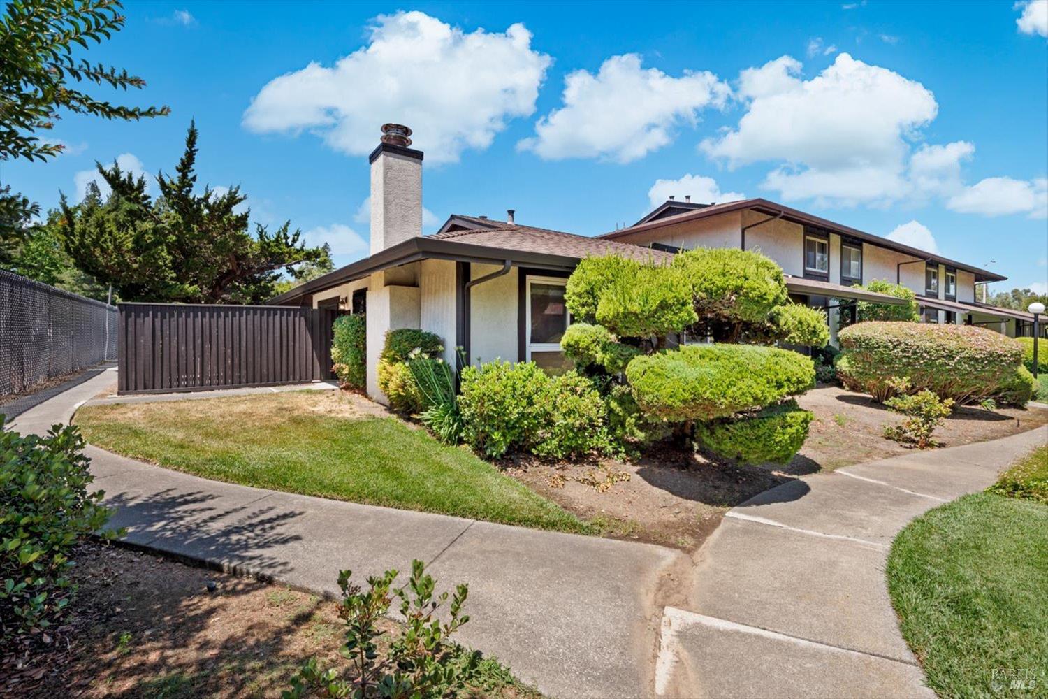 3403 Willis Dr
