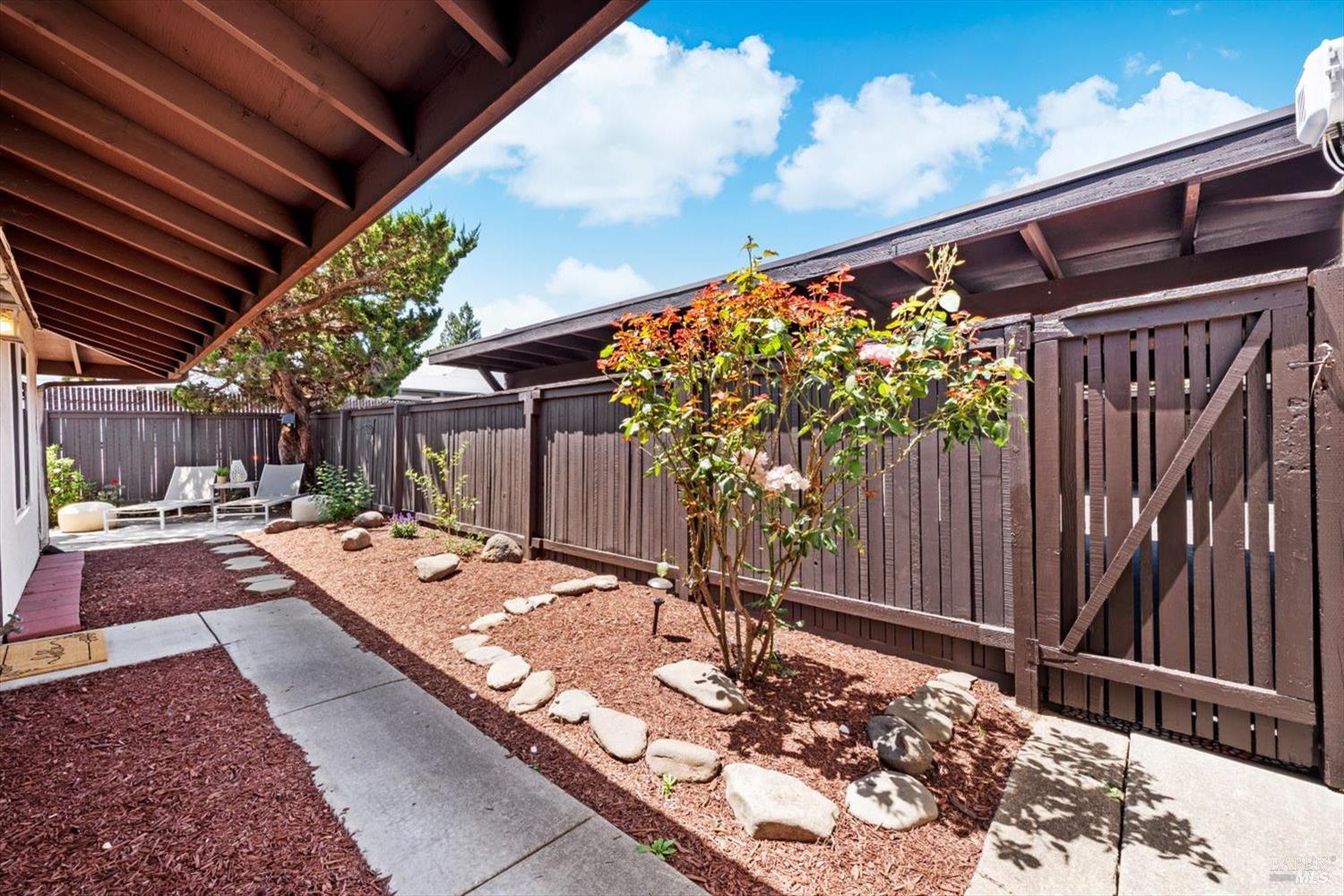 3403 Willis Dr