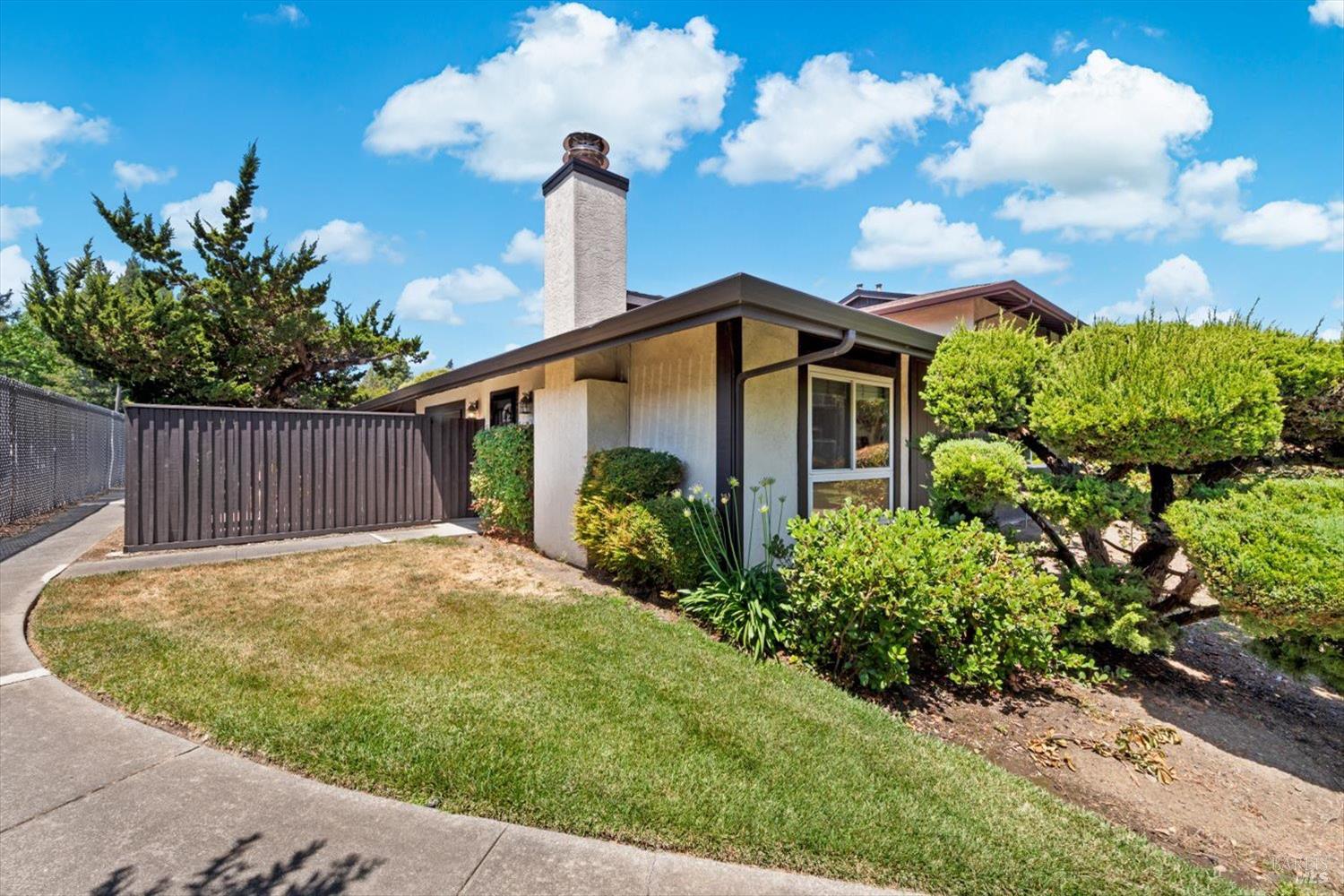 3403 Willis Dr