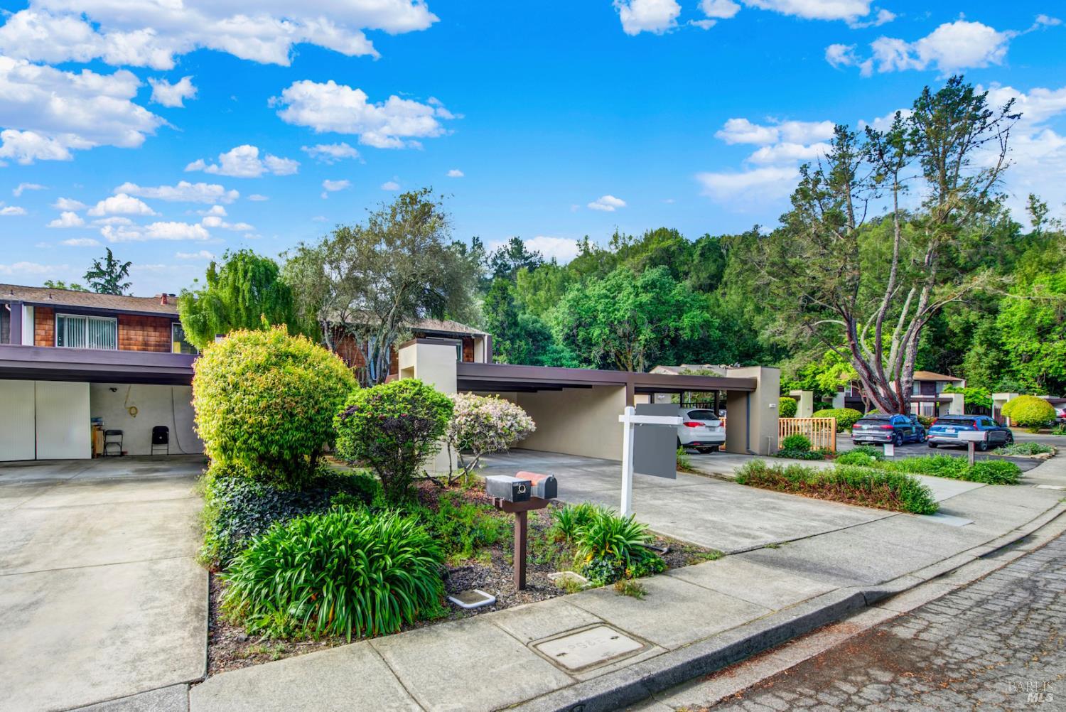 3161 Valley Green Lane