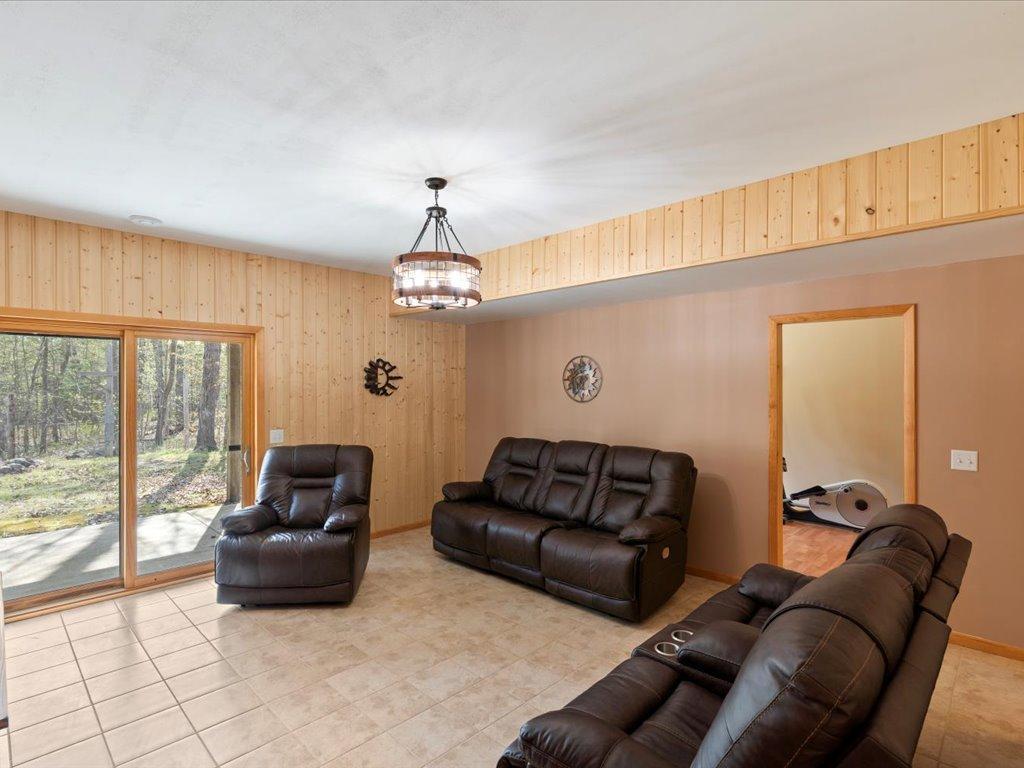 302 Eagle Landing Court NW