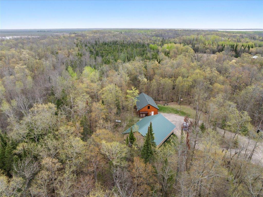 302 Eagle Landing Court NW
