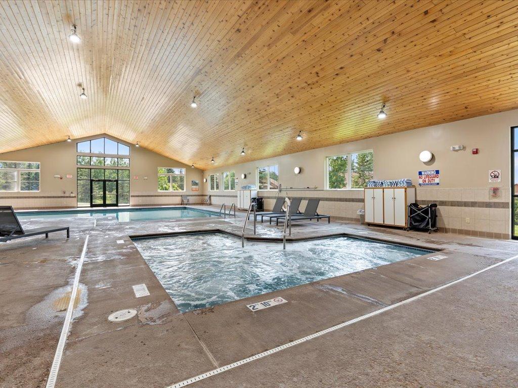 7496 Fairway Lane