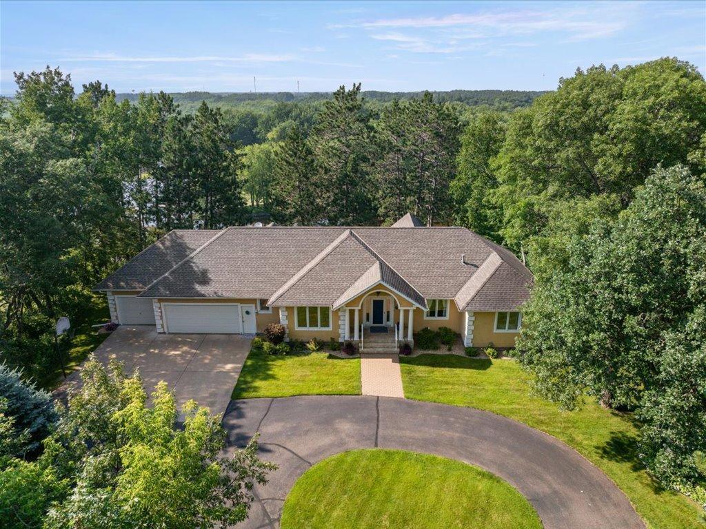 614 Buffalo Hills Lane W