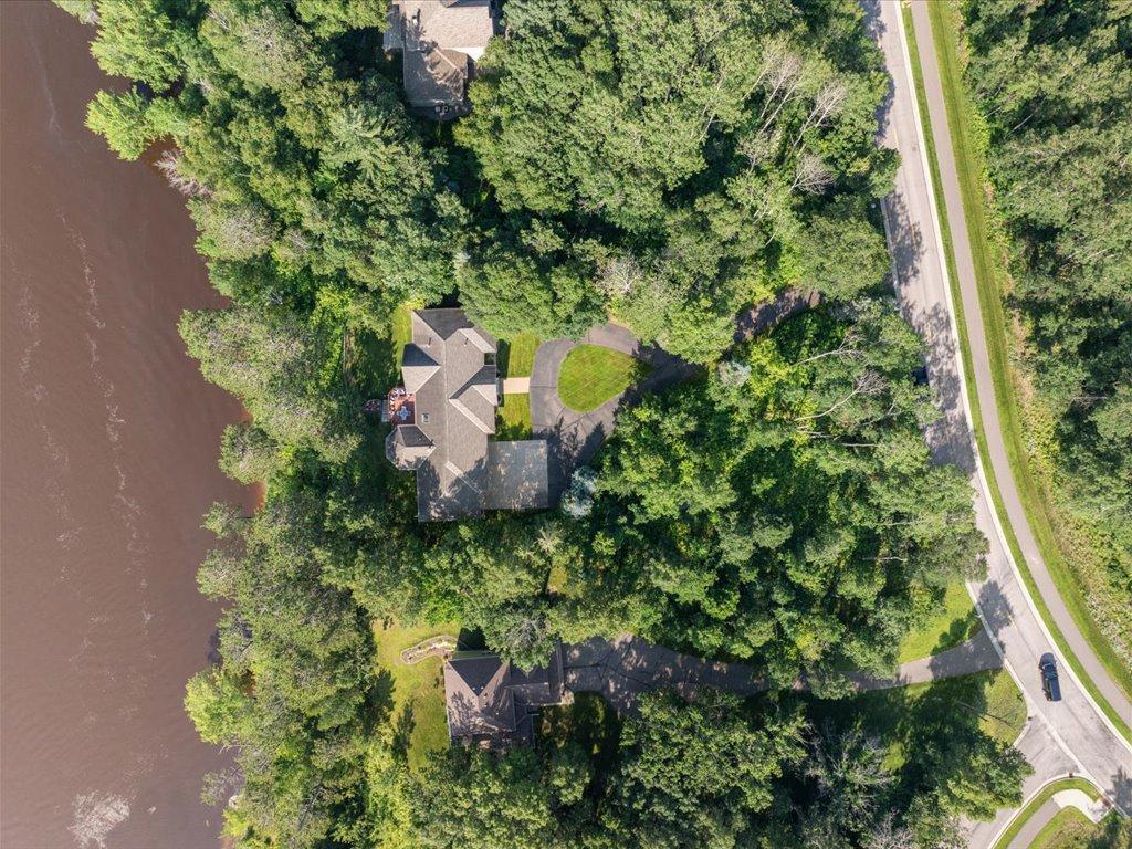 614 Buffalo Hills Lane W