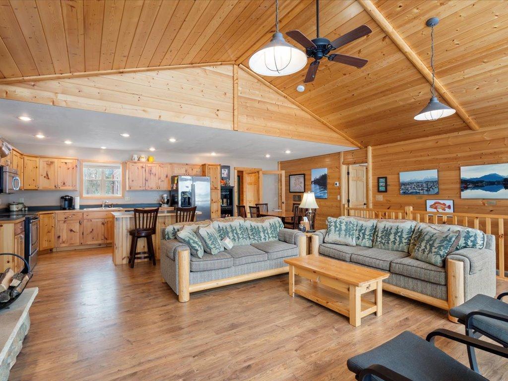 21764 N Raider Court