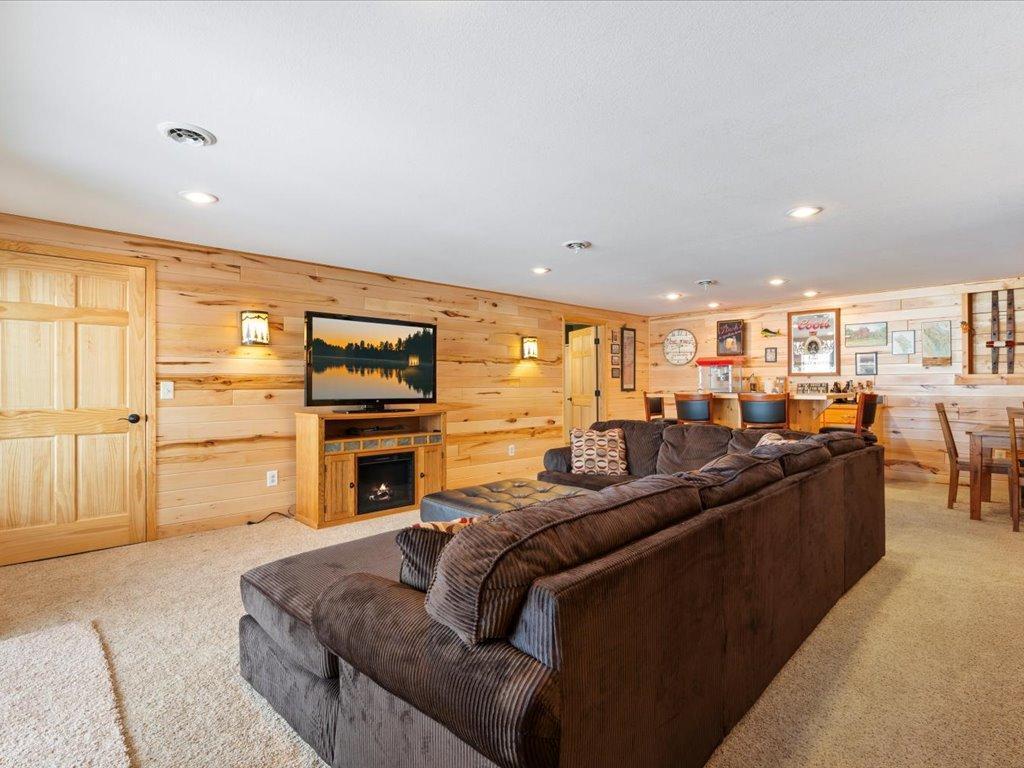 21764 N Raider Court