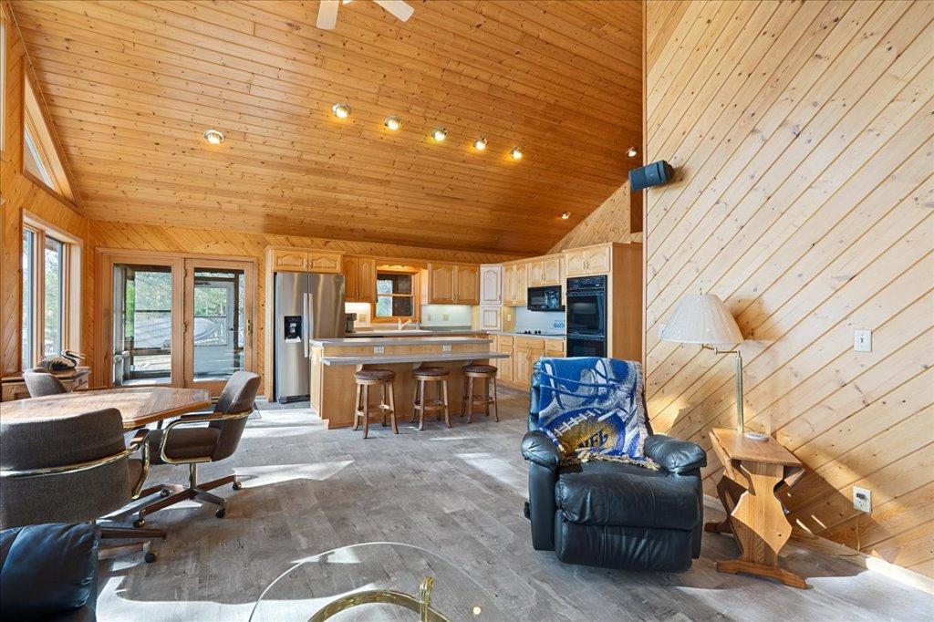9341 Mockingbird Lane