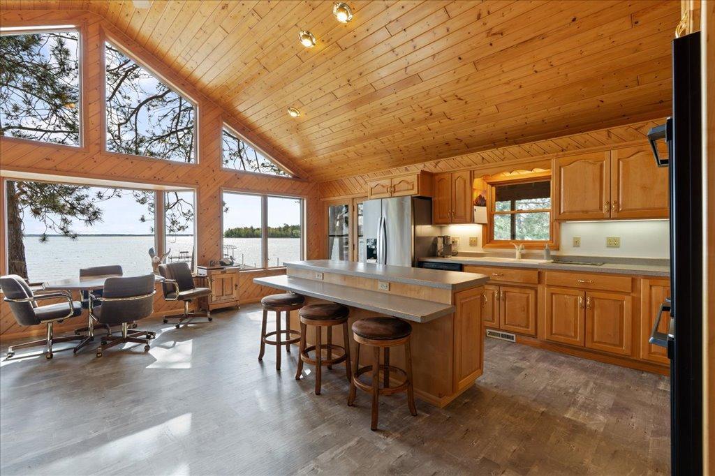 9341 Mockingbird Lane