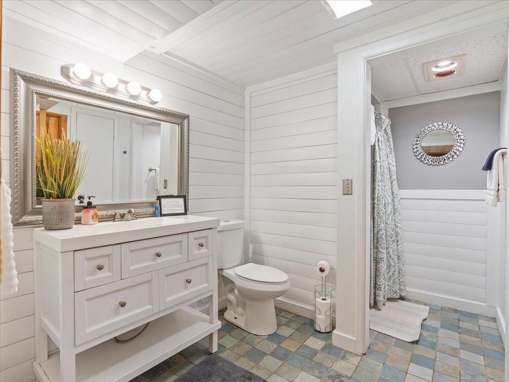 27177 Ridgewood Drive
