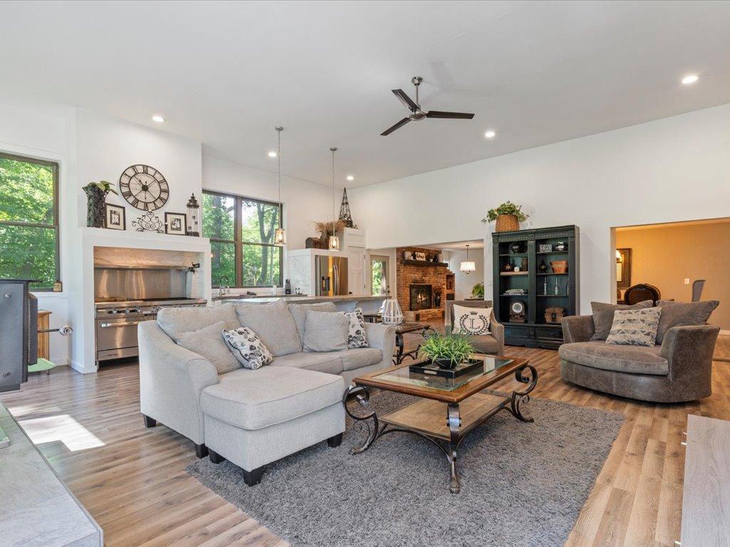 27177 Ridgewood Drive