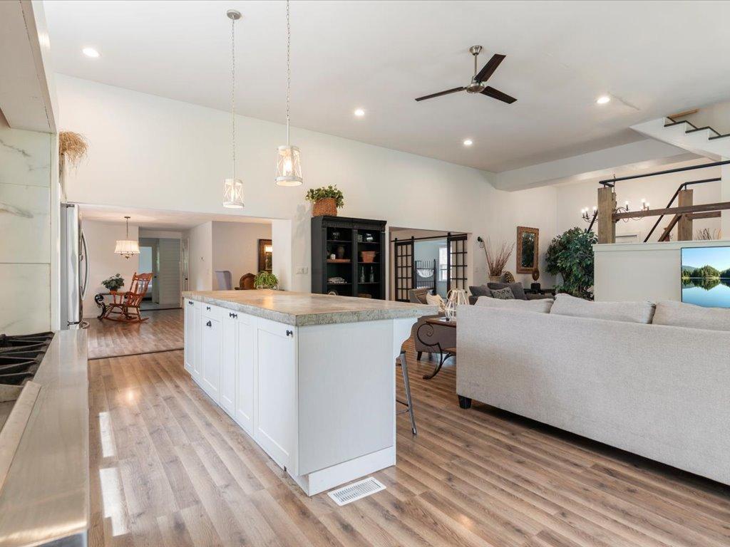 27177 Ridgewood Drive
