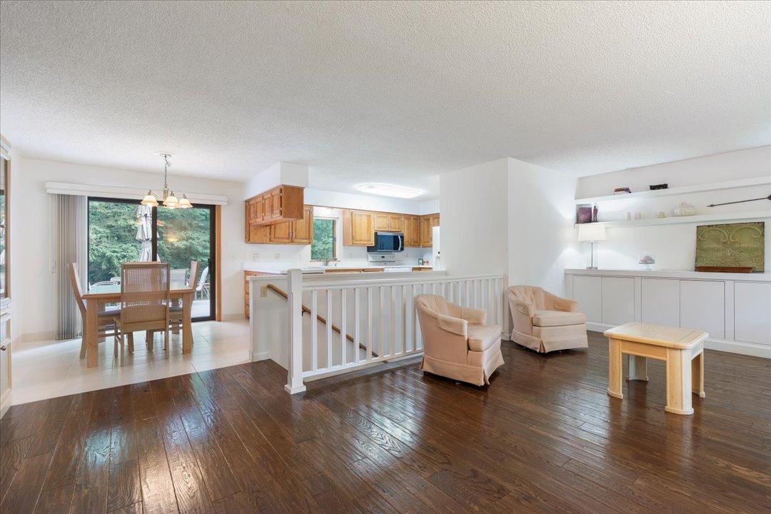 2009 Crestview Lane