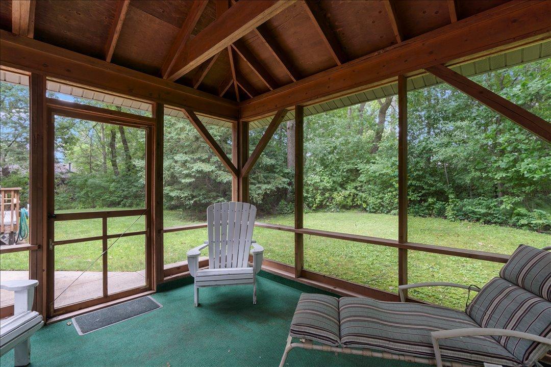 2009 Crestview Lane