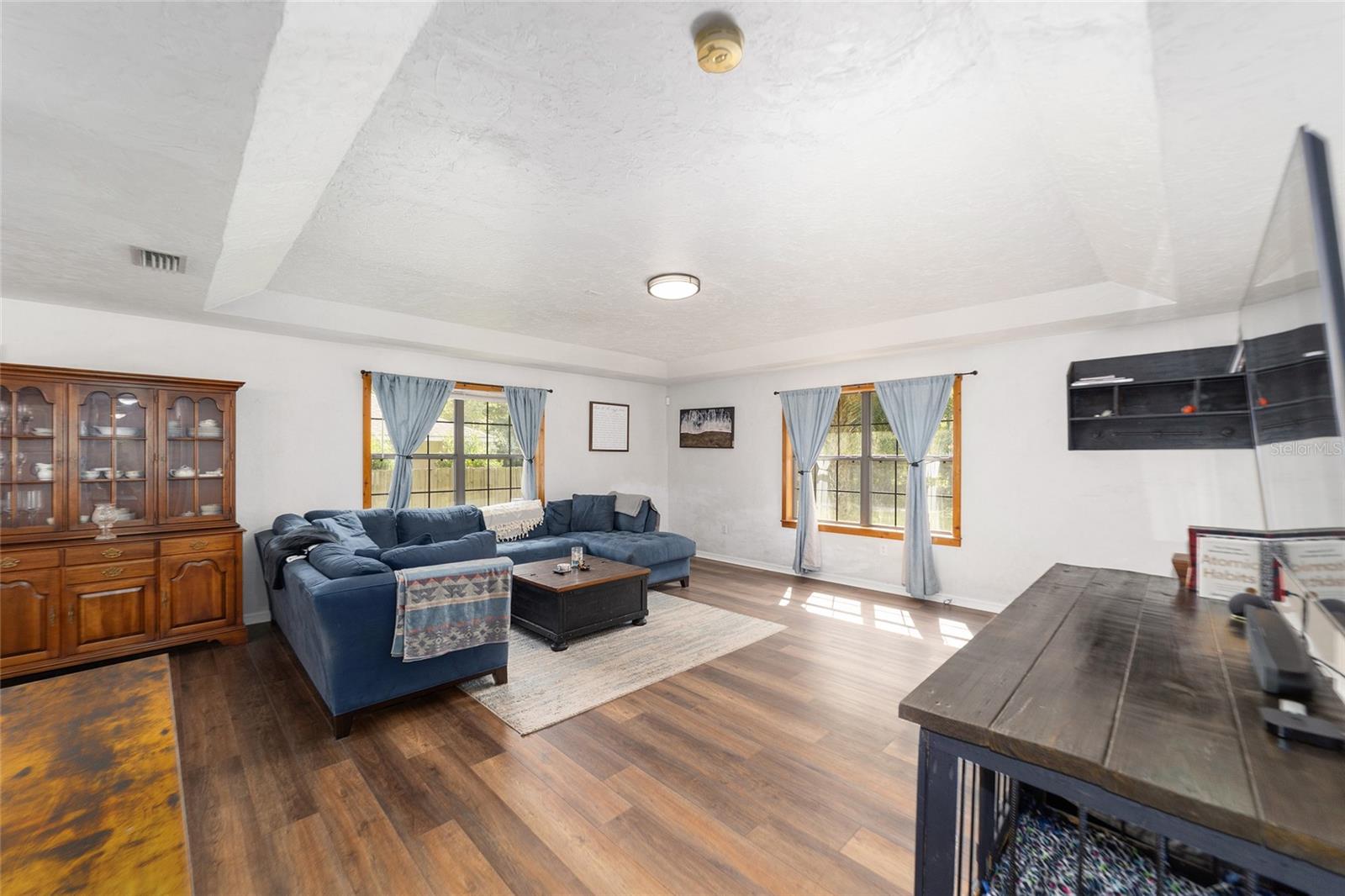 115 NE 6TH ST