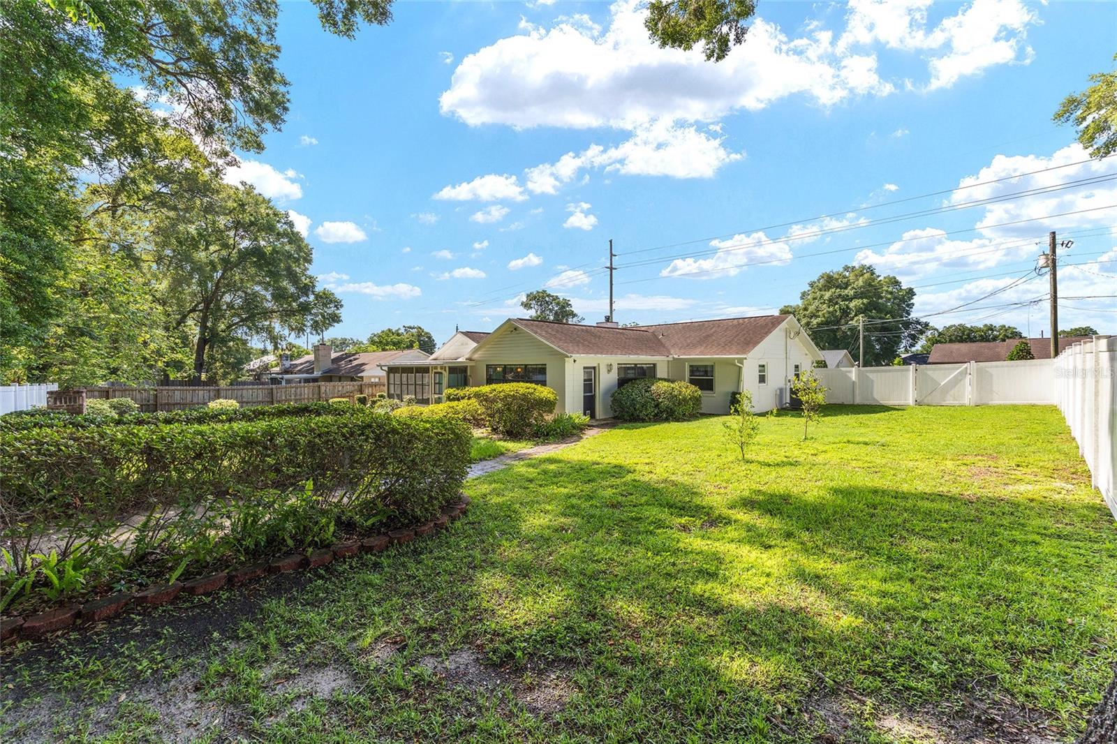 3515 NE 43RD PL